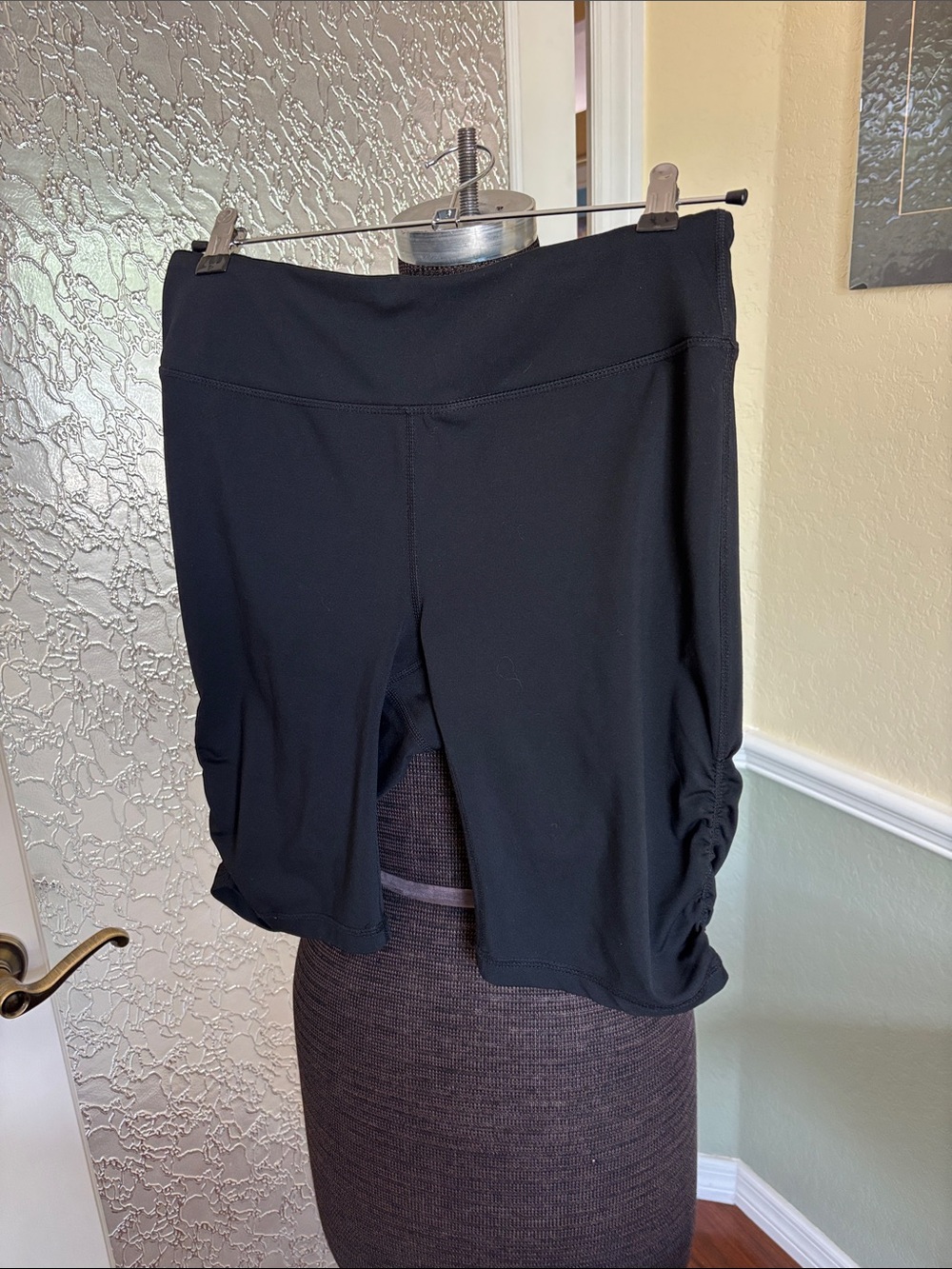 Gaiam Black Ruched Side Athletic Shorts